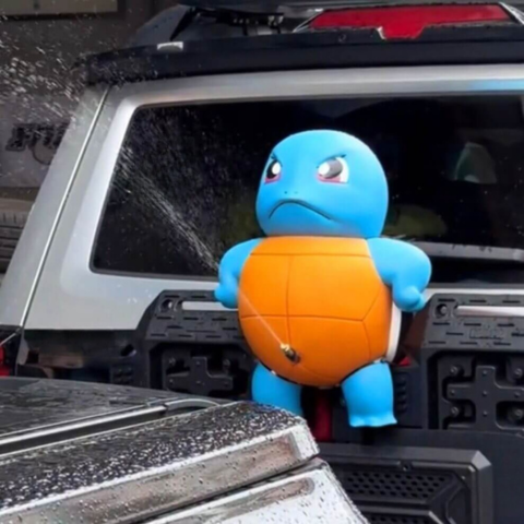 Figurine Pulvérisante Auto — Un Jet D’Eau Qui Fait Sourire