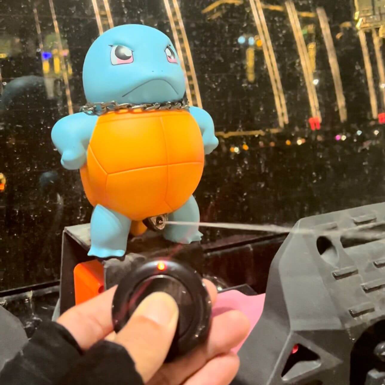 Figurine Pulvérisante Auto — Un Jet D’Eau Qui Fait Sourire