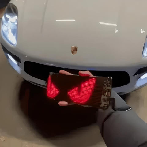 מסך LED מונפש לרכב – הודעות ואימוג'ים מותאמים אישית 