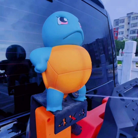 Figurine Pulvérisante Auto — Un Jet D’Eau Qui Fait Sourire